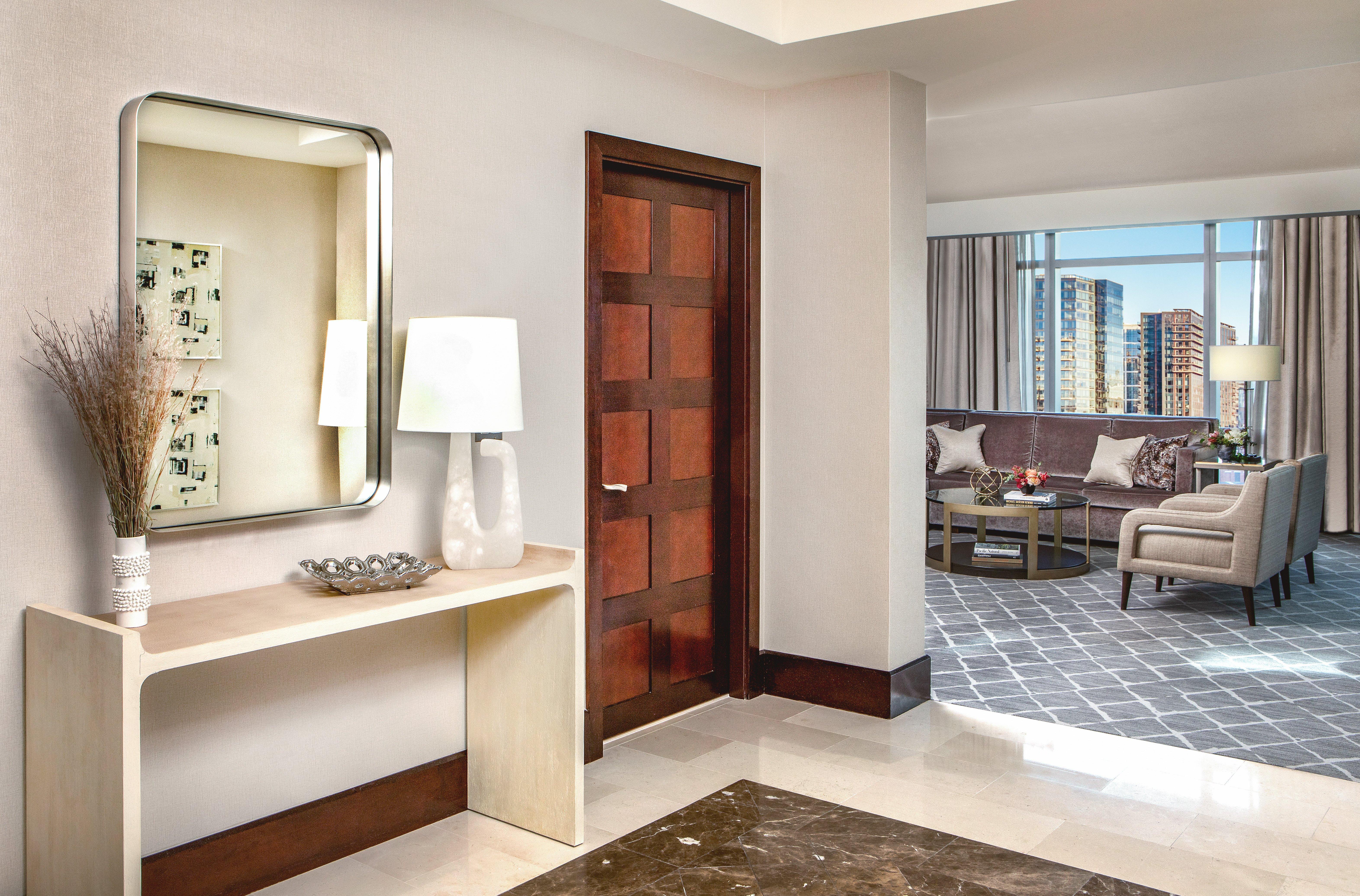 インターコンチネンタル ボストン エクステリア 写真 A typical interior of a suite at The Ritz-Carlton, Dubai