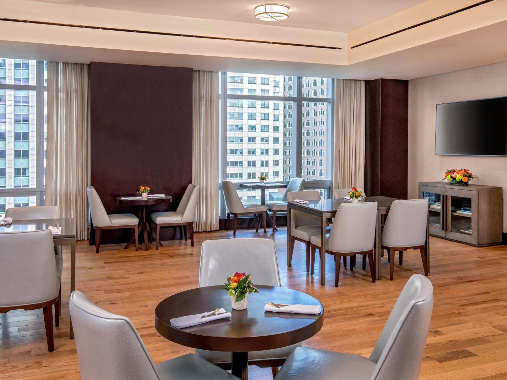 インターコンチネンタル ボストン エクステリア 写真 Club Lounge